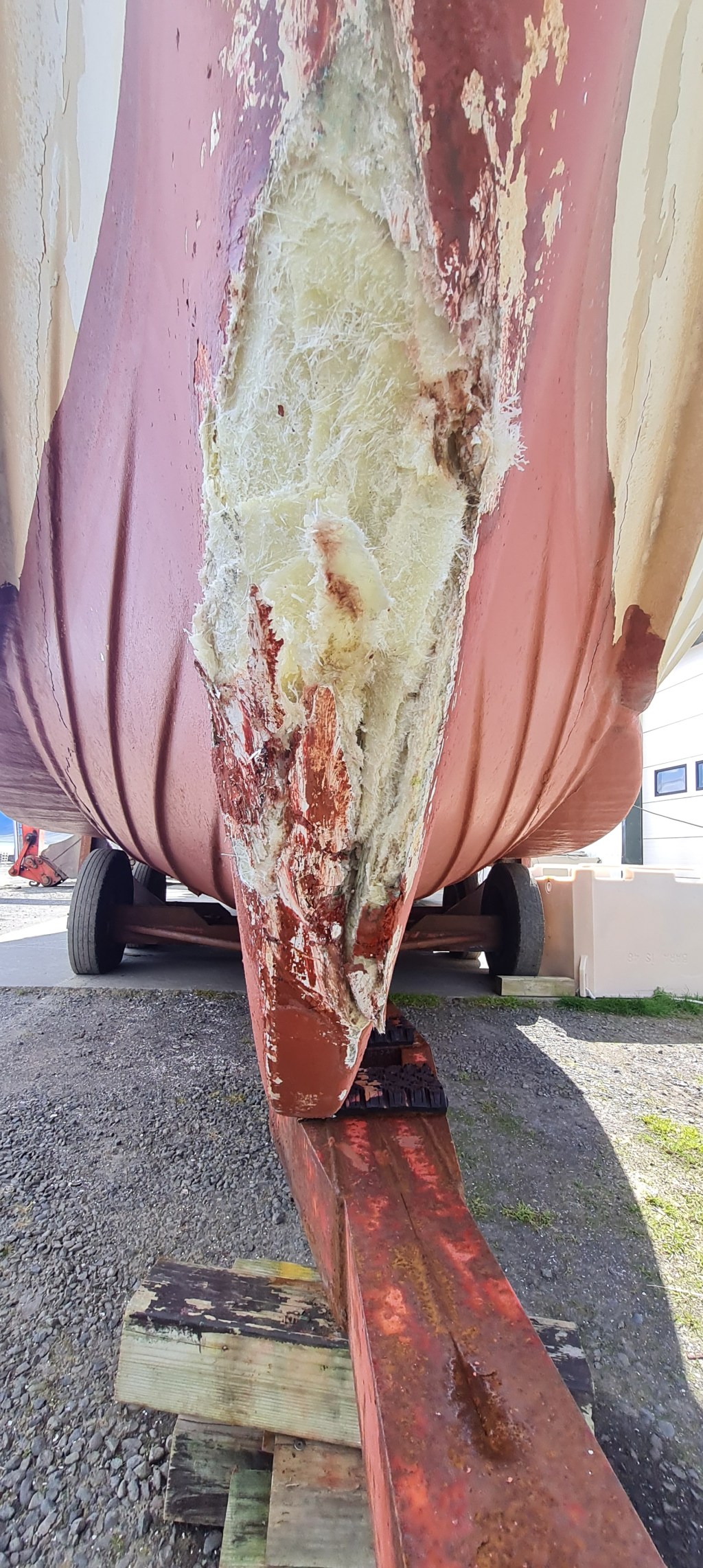 Bára ÍS, brotið stefni